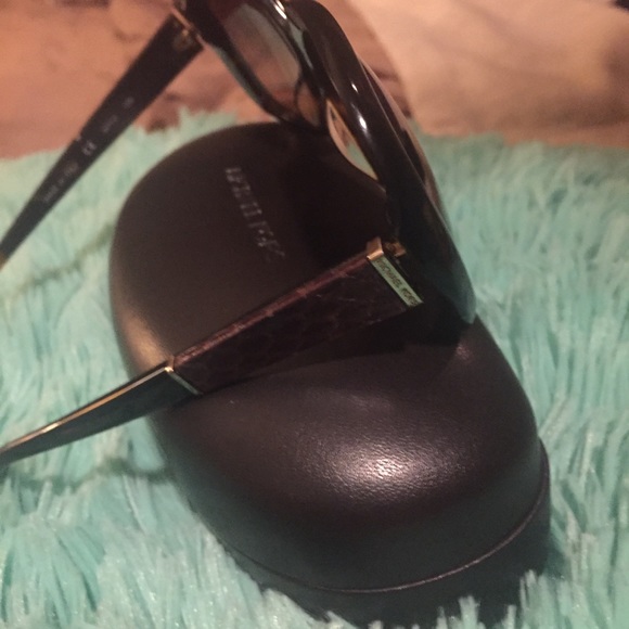 Miceal Kors  sunglasses - Picture 4 of 6